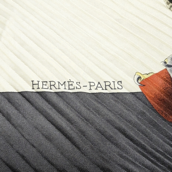 Hèrmes-Paris Henri De Linares Scarf - Picture 2 of 14
